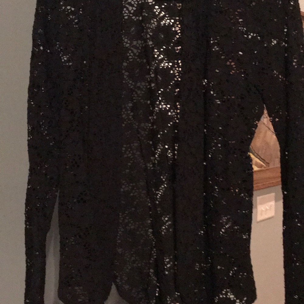 Size medium black light jacket fitted